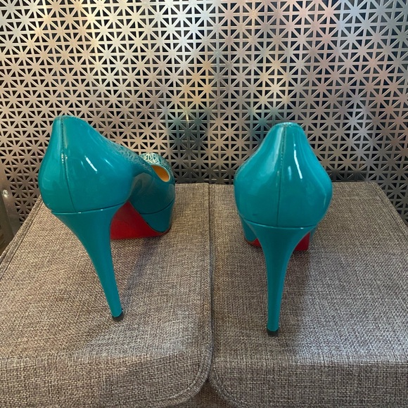 Christian Louboutin Bianca pumps size 40.5 great condition. - Picture 4 of 6